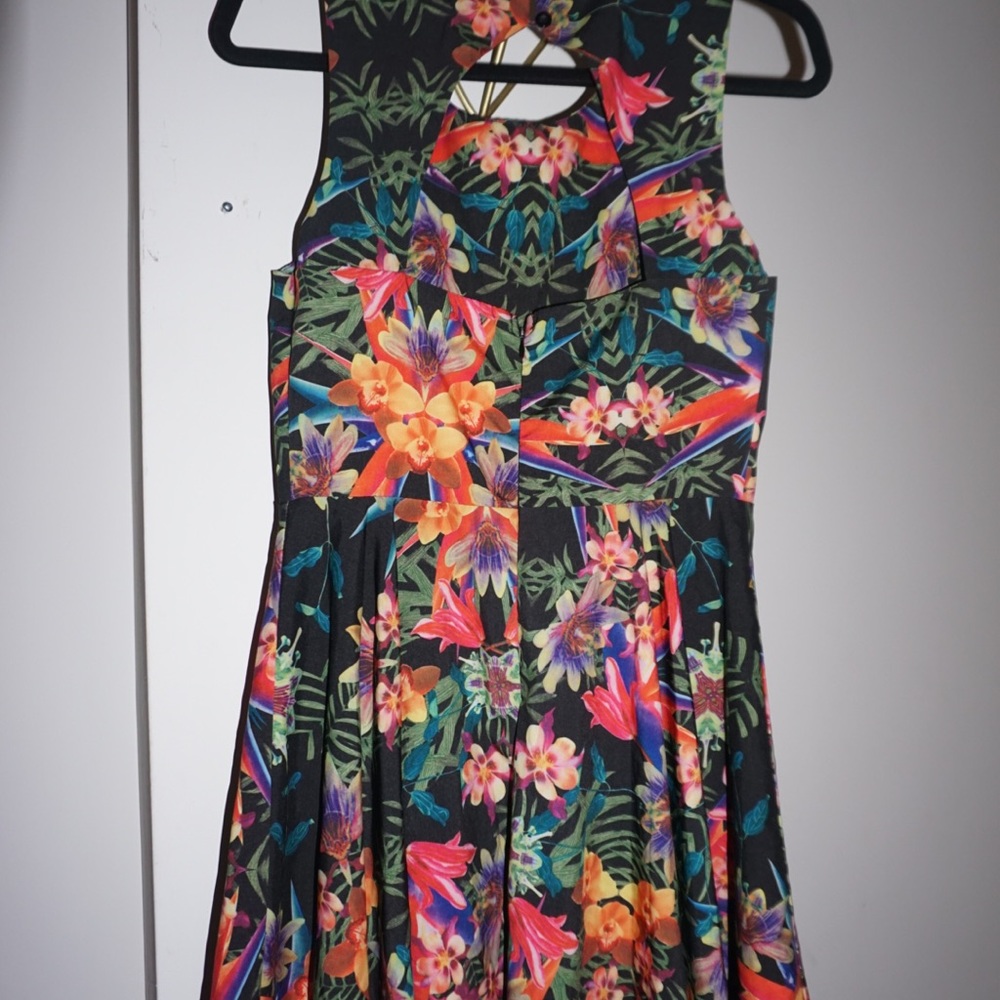 Birds of Paradise Cut Out Back Dress - Picture 2 of 2